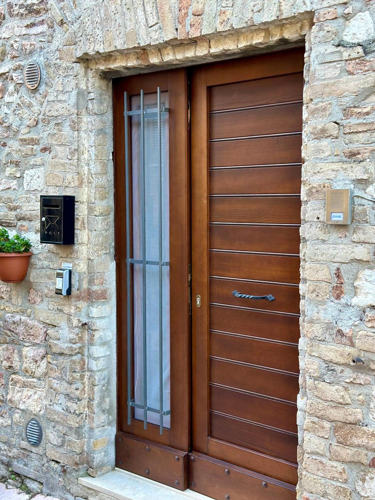 La Perla Di Tamara-Assisi Blu Apartment Luaran gambar